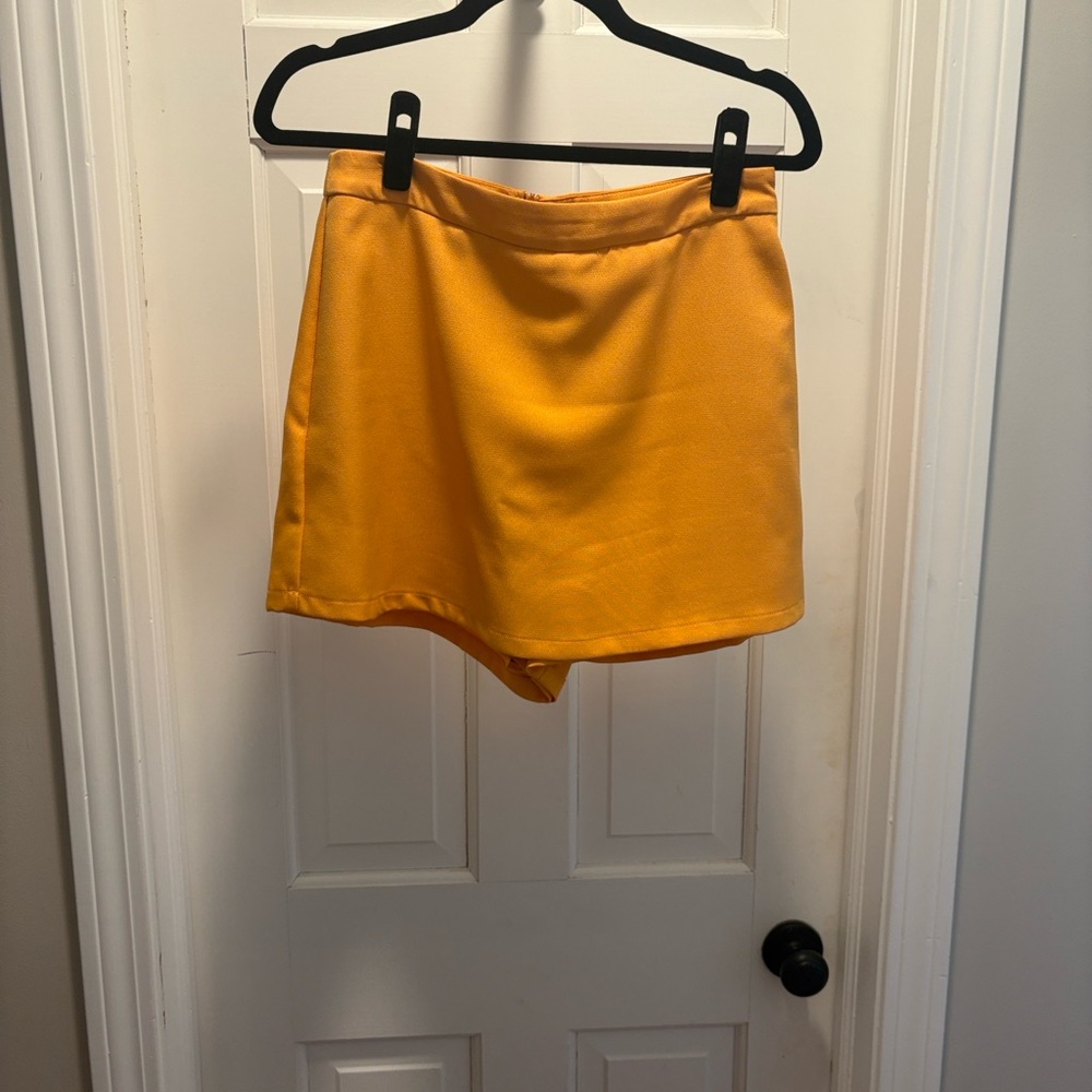 Lulu's Mustard Yellow Crop Top - Picture 4 of 4